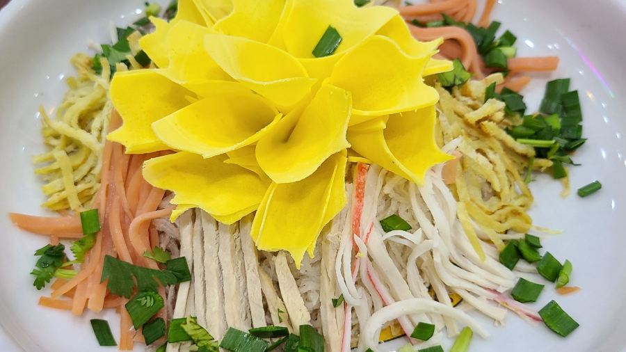 LuoYang ZhenBuTong Restaurant (ZhongZhou East Road)