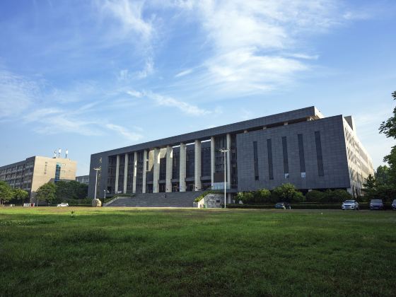 Zhengzhou Institute of Business and Technology Library