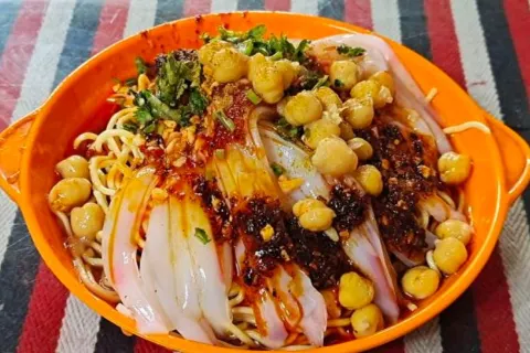 亚瓦格古老凉粉凉皮店