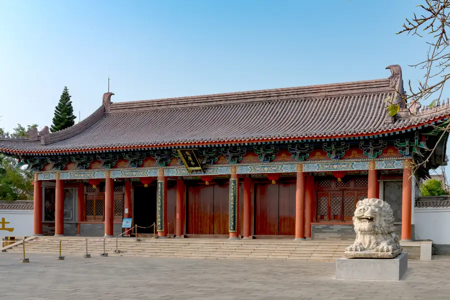 Храм Юн Цин