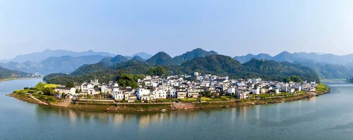 Hotels near Lakeside Ancient Village
