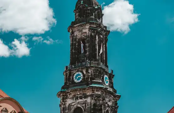 Hotels near Holy Cross Church