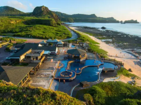 Green Island Zhaori Hot Spring