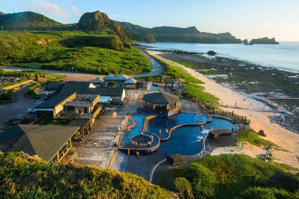 Hotels near Green Island Zhaori Hot Spring