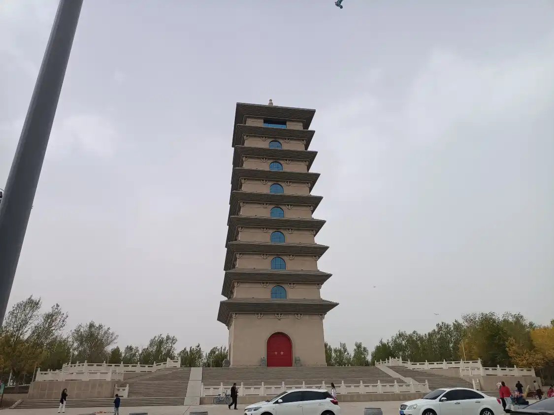Hotels near Hongyan Square