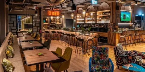 Me and All Hotel Ulm - Über