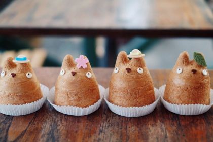 白髭のシュークリーム工房