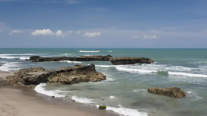 2_Seminyak Beach