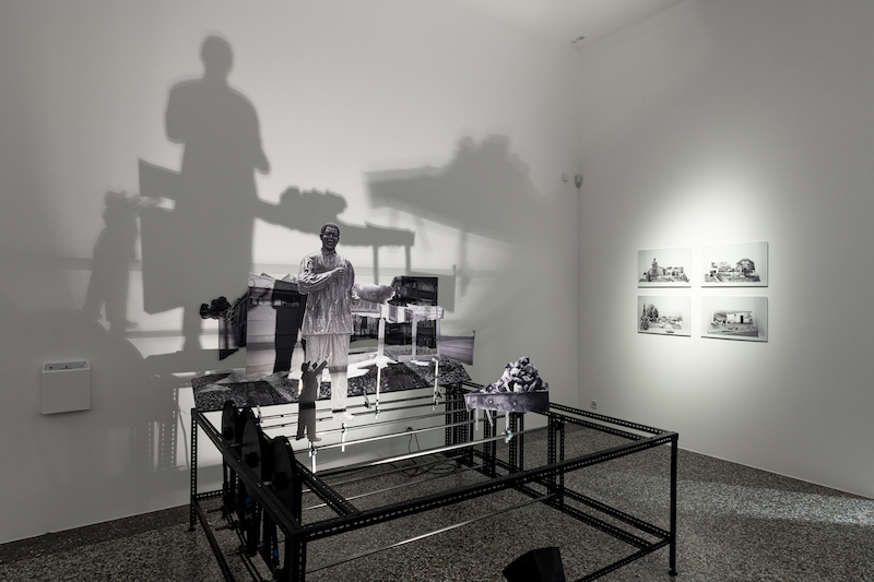 紀念新攝影40週年群展《歸屬線》 | 紐約現代藝術博物館