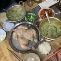 백숙이 맛있는 을지로'사랑방 칼국수'