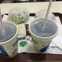 华莱士·全鸡汉堡(青田鹤城店) 여행 사진