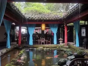众人熙熙