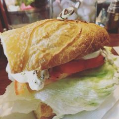 IZZY CAFE User Photo
