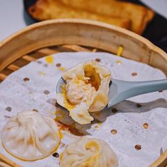 馋三尺蟹粉小笼(南京东路店) User Photo