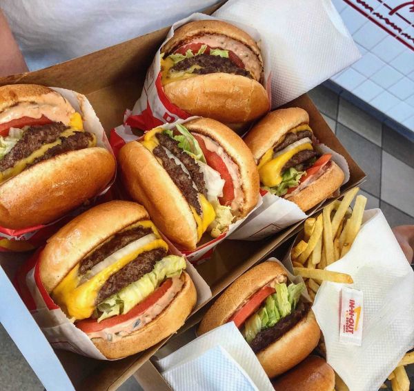 イン・アンド・アウト・バーガーのおすすめメニュー・口コミ・営業情報