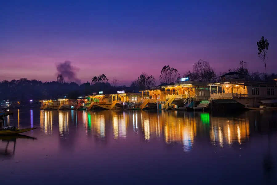 Dal Lake