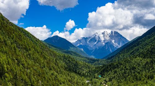 Yalaxue Mountain Sceneic Area