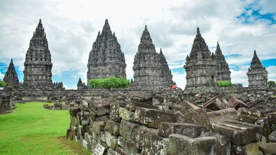Yogyakarta + Borobudur + Palais du sultan de Yogyakarta + Palais de l'eau + Excursion d'une journée au temple de Prambanan