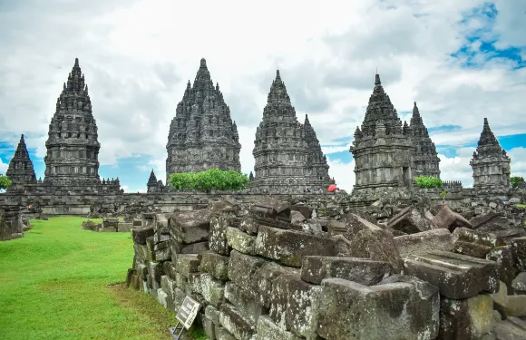 日惹+婆羅浮屠+日惹蘇丹皇宮+普蘭巴南寺一日遊
