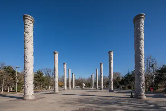 Hotels near Yangshan Park