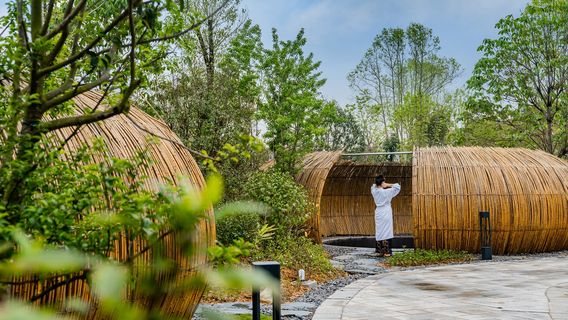 Luchuan Wenquan Jiulong Villa