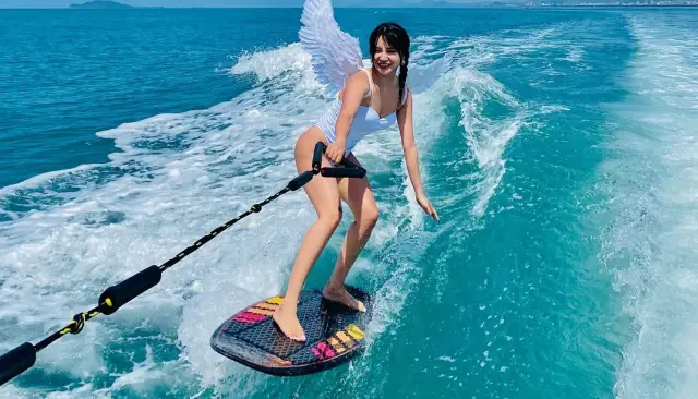 Wakesurfing in Wanning