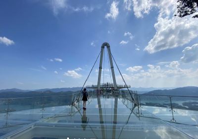 天空の鏡の展望台