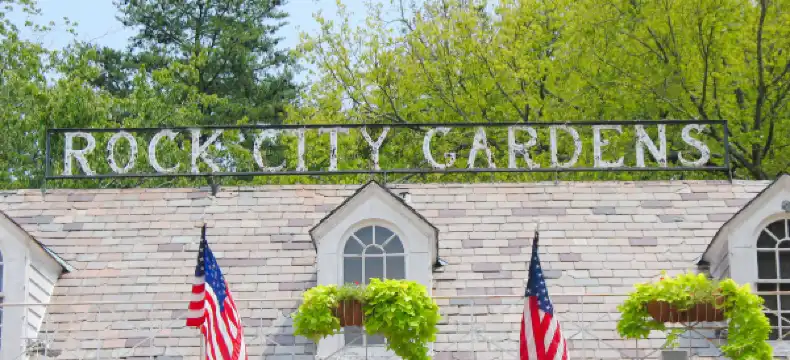 Hotels near Rock City