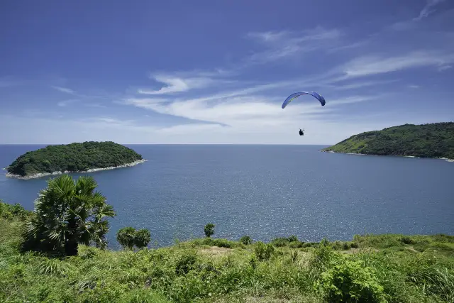Paragliding in Phuket