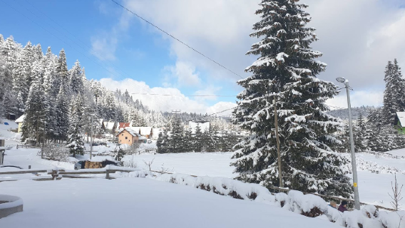 Ponijeri Ski Centero