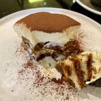 《排了3次終於吃到的Tiramisu!!