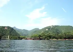 灝明湖