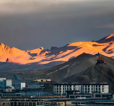 Flights from Qamdo to Santiago