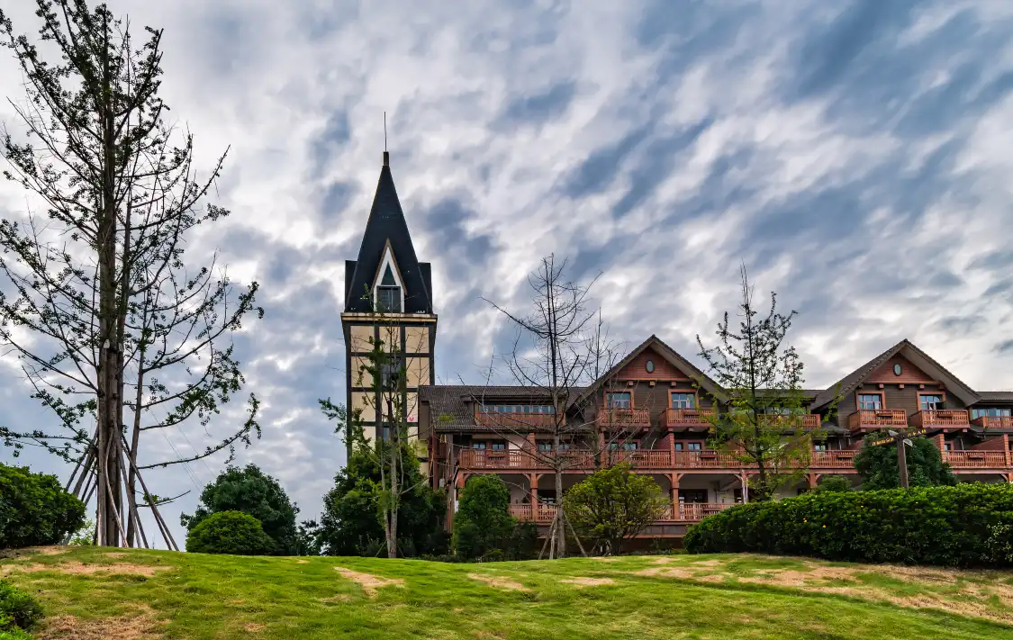 Hotels near Koma Town