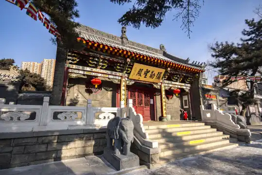 Hotels near Banruo Temple