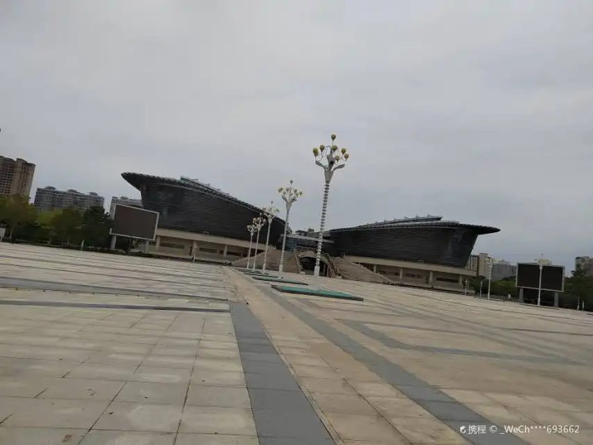 Hotels near Lihua Square