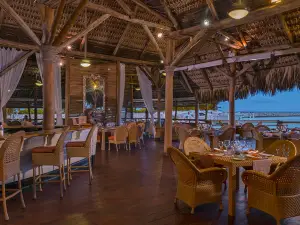 Restaurante La Yola - Puntacana Yacht Club