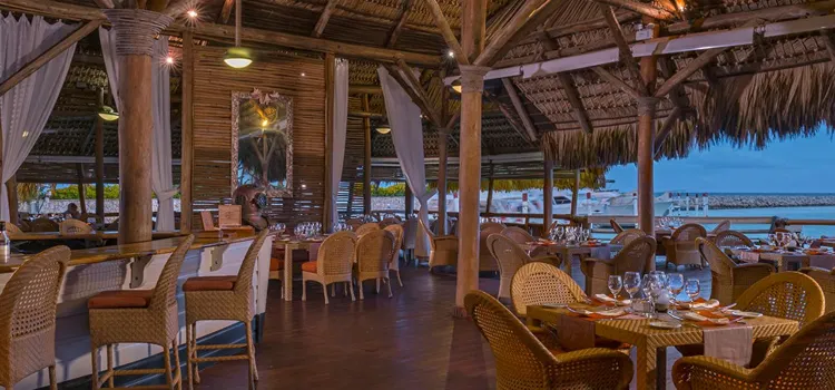 Restaurante La Yola - Puntacana Yacht Club