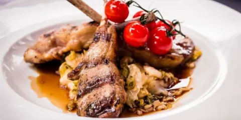 The Queen Elizabeth Inn