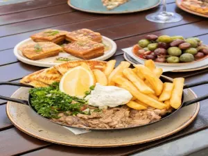 Cargo Bar & Eatery