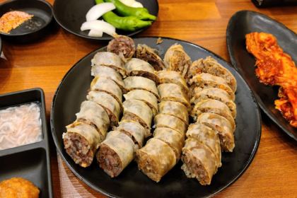 Daegeon Myeongga Dwaeji-gukbap