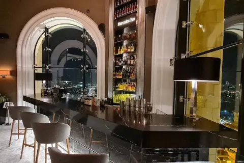 Mercedes Bar