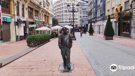 Estatua de Woody Allen