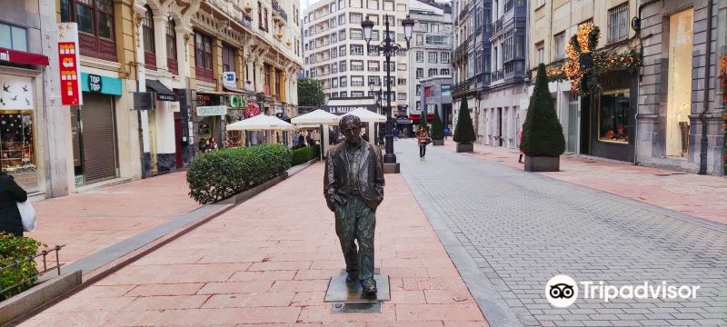 Estatua de Woody Allen