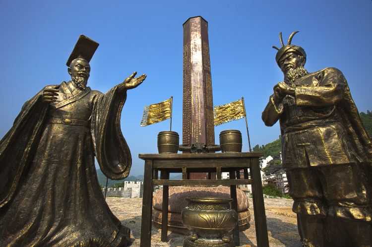 Xizhou Copper Pillar