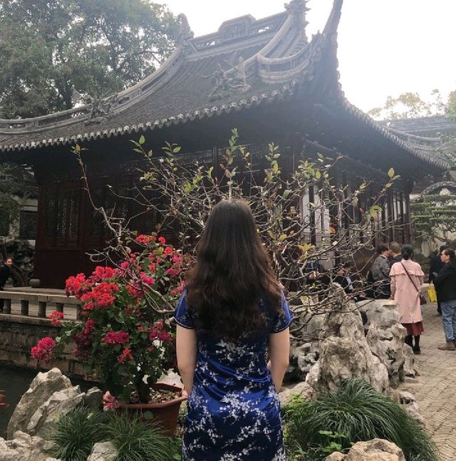 치파오와 상하이 예원 100% 느끼기