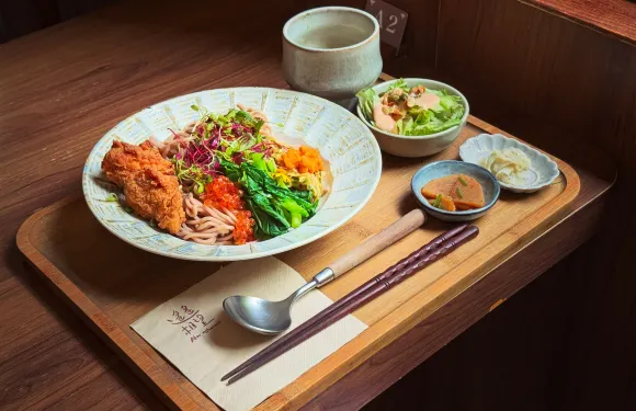 遙遙相望｜洋食小餐館