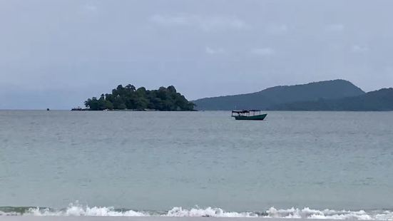 海滩非常的漂亮白而且所说也是电影的取景地，可见这里风景的漂亮