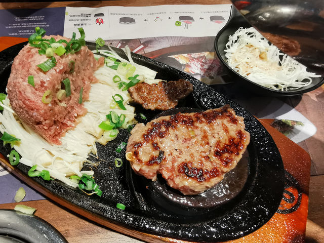 厚福街超人氣 福岡煎牛肉漢堡