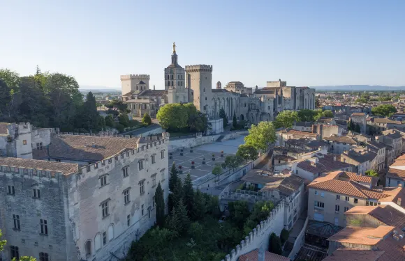 塞南克修道院+索村+戈爾德+魯西永+阿維尼翁一日遊